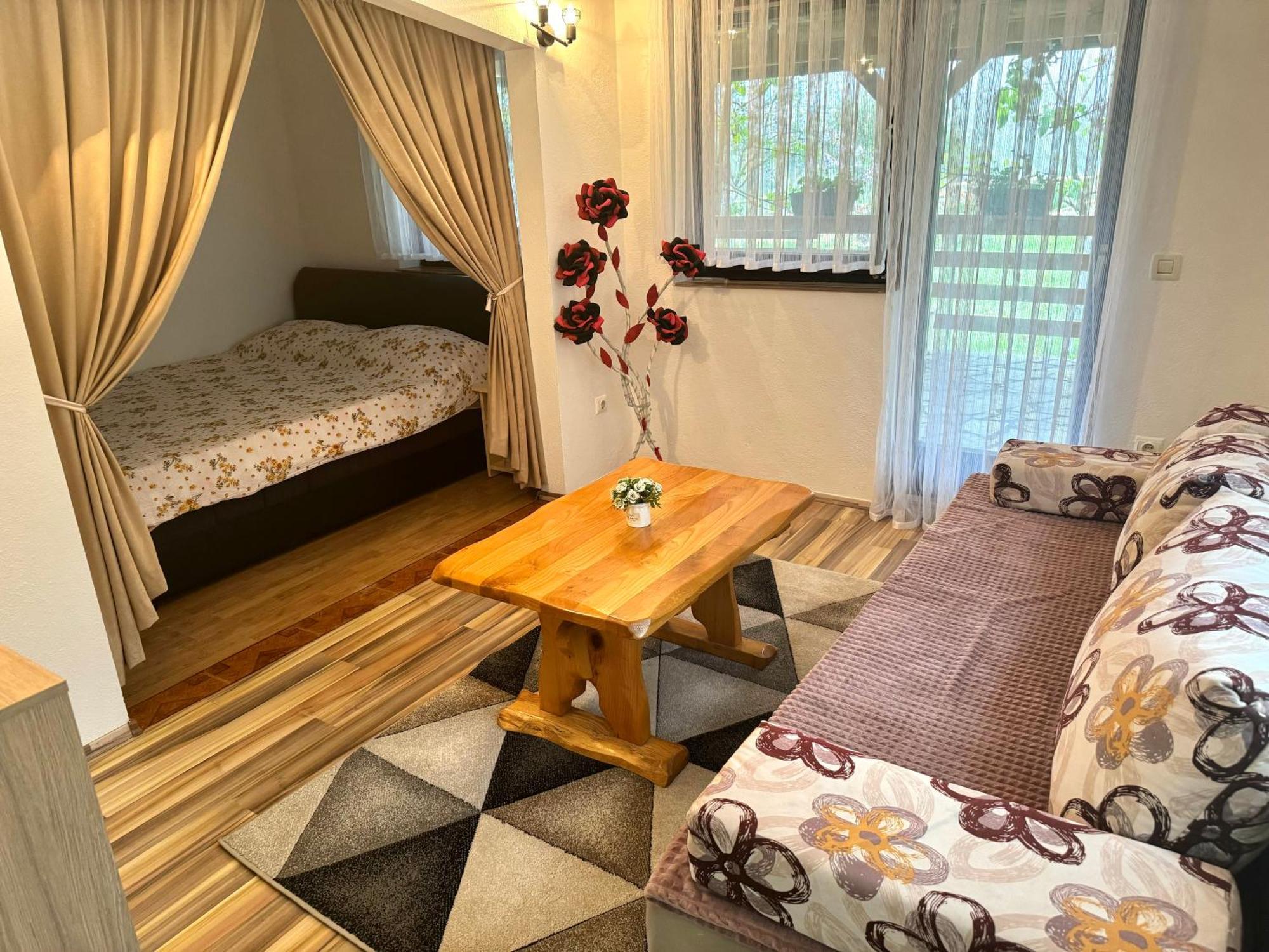 Apartment Valentina Brocanac Екстер'єр фото