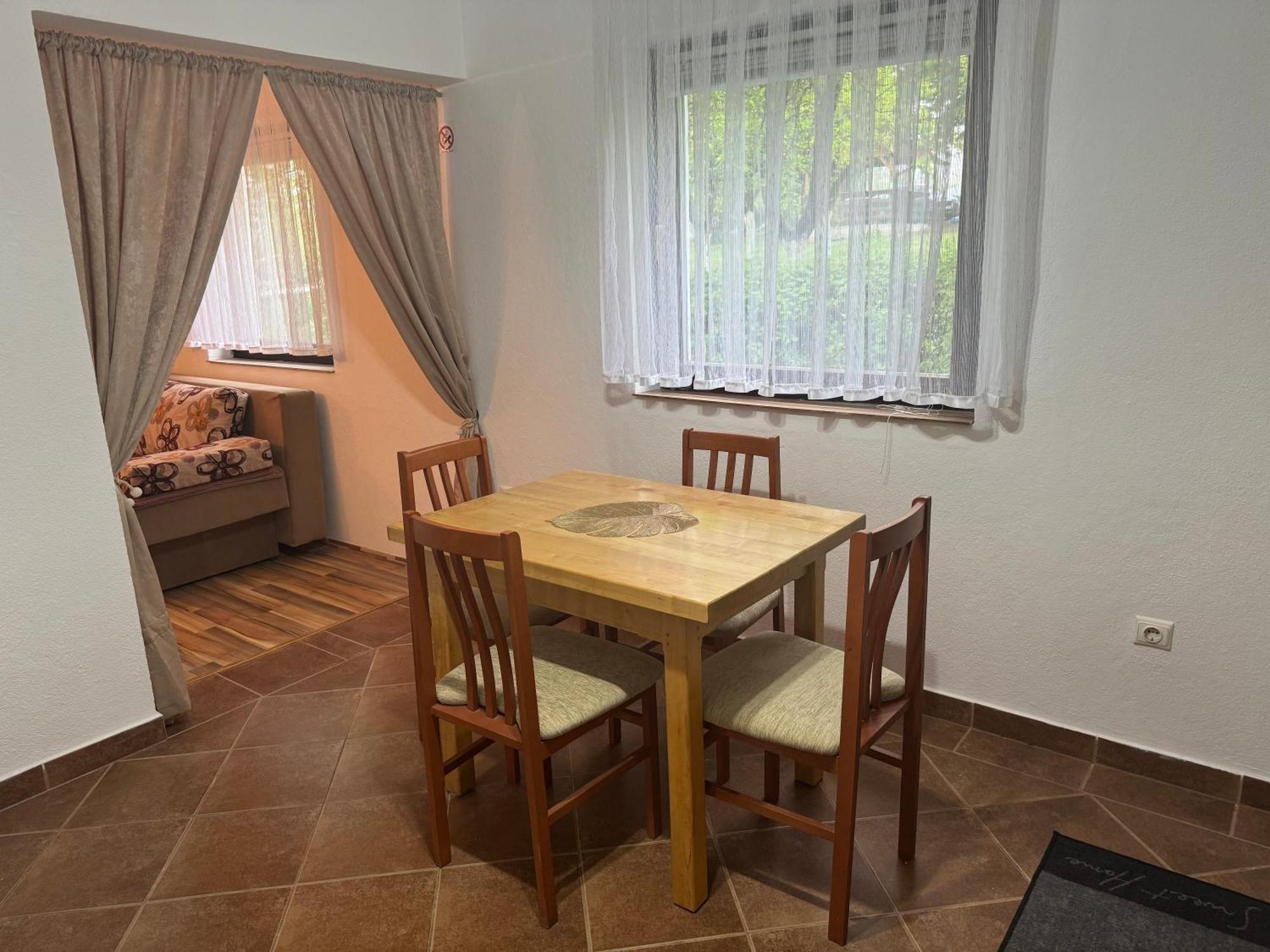 Apartment Valentina Brocanac Екстер'єр фото