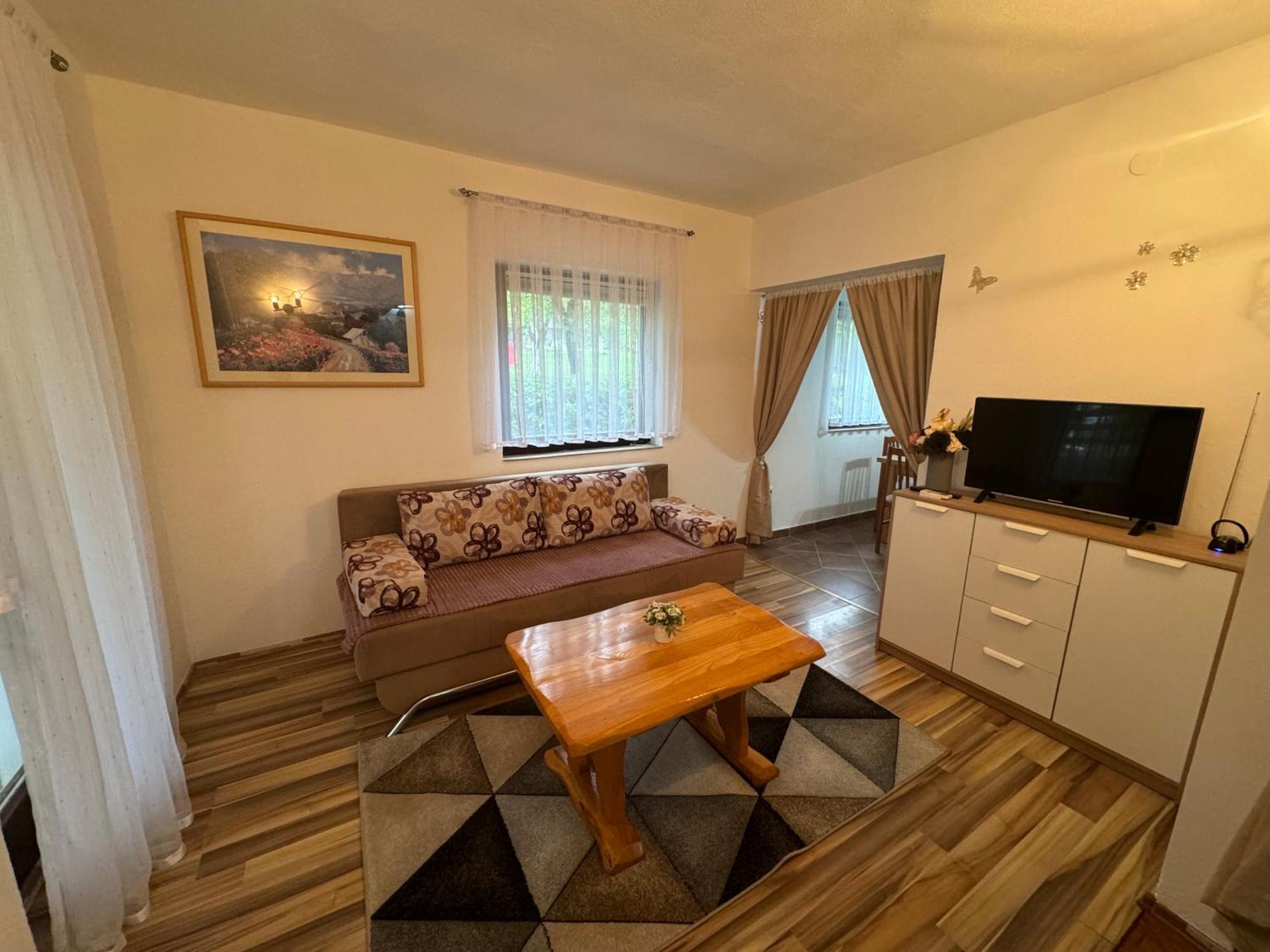 Apartment Valentina Brocanac Екстер'єр фото