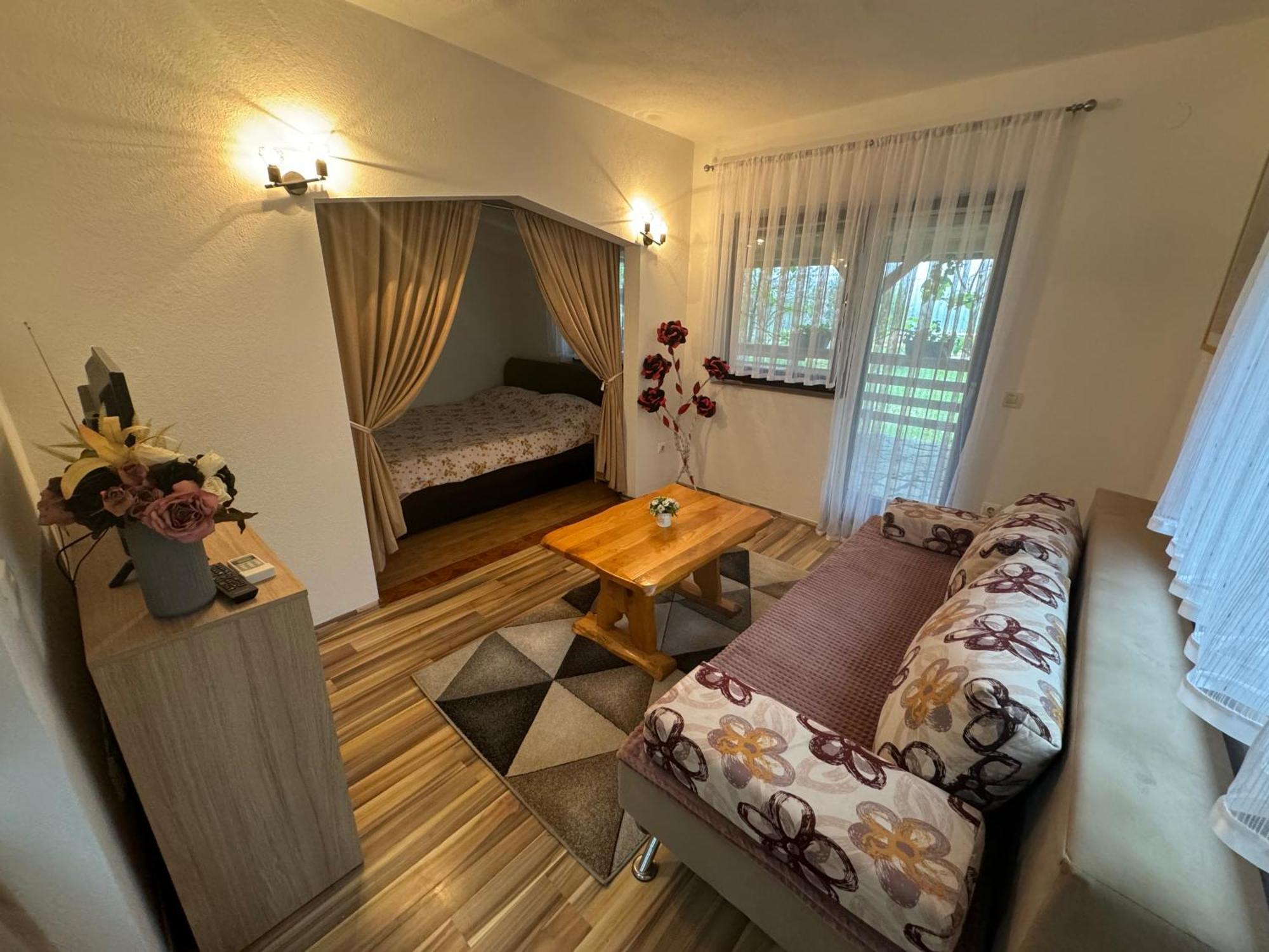 Apartment Valentina Brocanac Екстер'єр фото